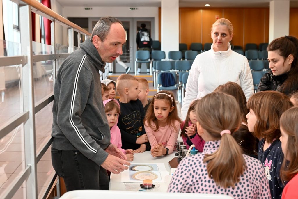 Laboratóriumi bemutató