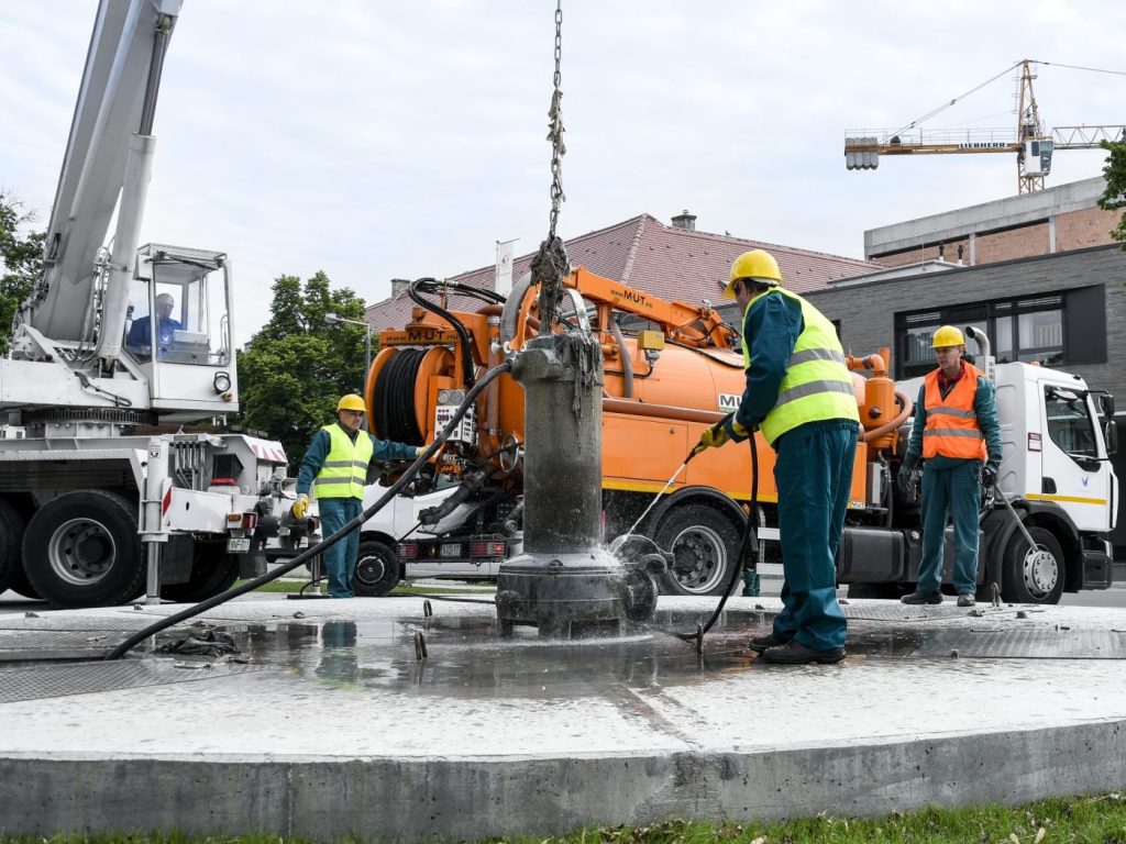 Petőfi téri átemelő szivattyújának karbatartása Győrben